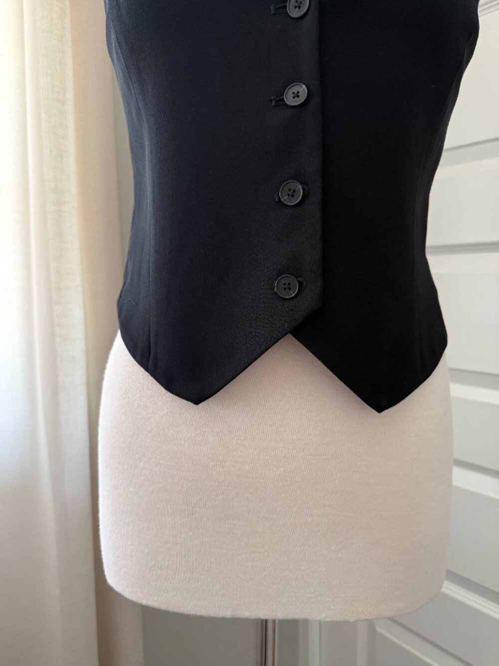 Babaton Aritzia Deniro Vest : 2 - Picture 4 of 7